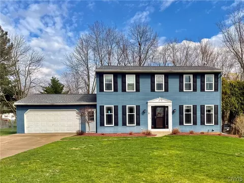 6 Shawnee Pl, Whitestown, NY 13492