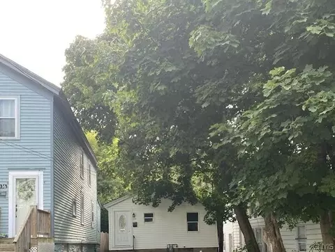 58 Liberty St, Oswego, NY 13126