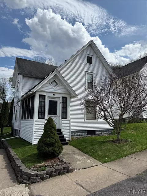 9 Orchard St, German Flatts, NY 13357