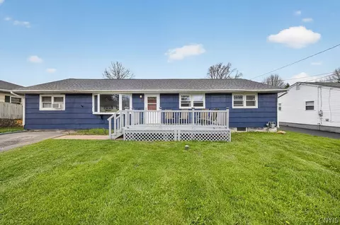 8 Mercer St, Lysander, NY 13027