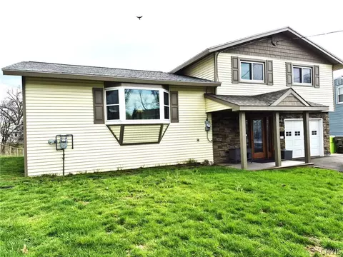 112 Primrose Ln, Salina, NY 13212
