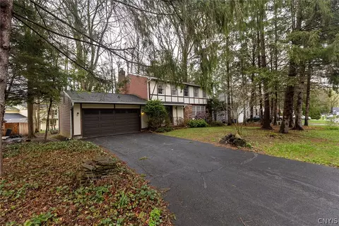 22 Endora Dr, Lysander, NY 13027