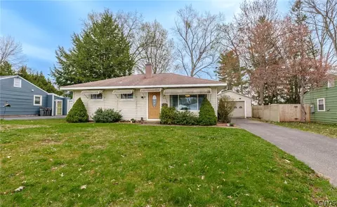 810 Amherst Dr, Rome, NY 13440