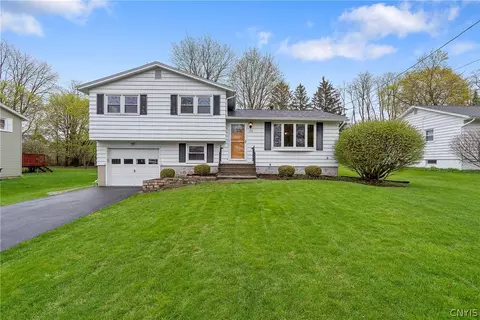 138 Bennett Rd, Camillus, NY 13031