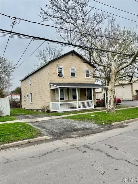 13 Wall St, Auburn, NY 13021