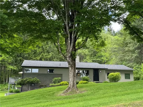 2729 W Hill Rd, Hamilton, NY 13346