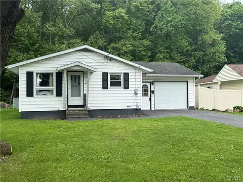 116 Waterbury Ave, Whitestown, NY 13492