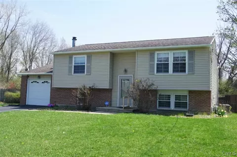 7436 Blumer Rd, Liverpool, NY 13088