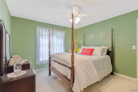 Bedroom - 1978 Esprit Glade, Lysander, NY 13027 photo 3 of 4