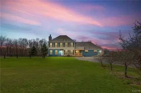 441 Kingdom Rd, Volney, NY 13126