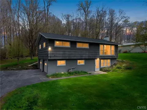 5839 Winacre Dr, Lafayette, NY 13084