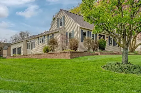 110 Ardmore Rd, Geddes, NY 13219