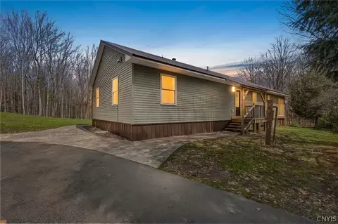 82 Peat Bed Rd, Hannibal, NY 13074