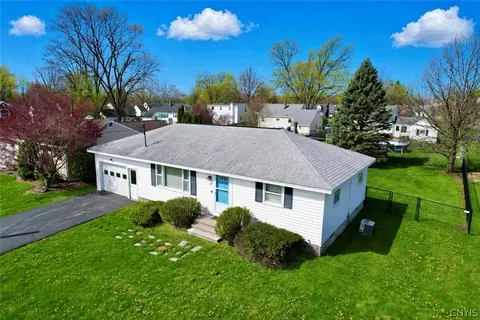 307 Pleasant Dr, East Syracuse, NY 13057