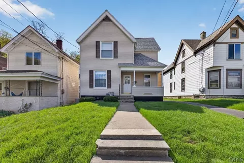 210 Freeman Ave, Geddes, NY 13209