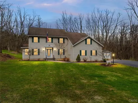 9211 Grange Hill Rd, New Hartford, NY 13413