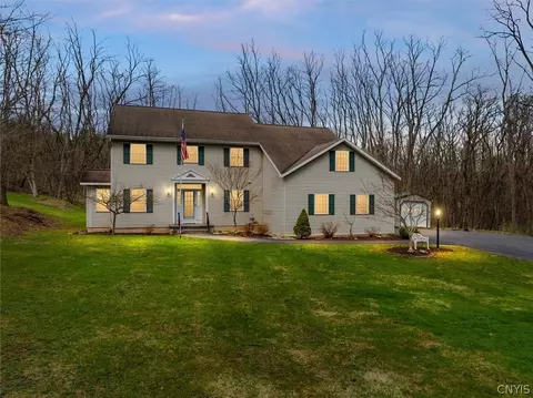 9211 Grange Hill Rd, New Hartford, NY 13413