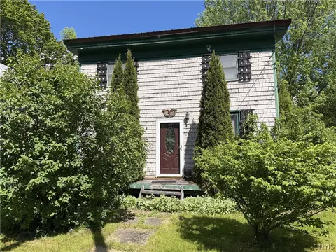 17 Park St, Richfield, NY 13439