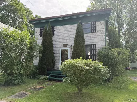 17 Park St, Richfield, NY 13439