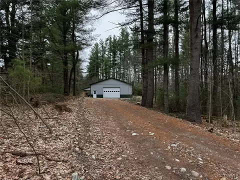 9249 Elpis Rd N, Vienna, NY 13316