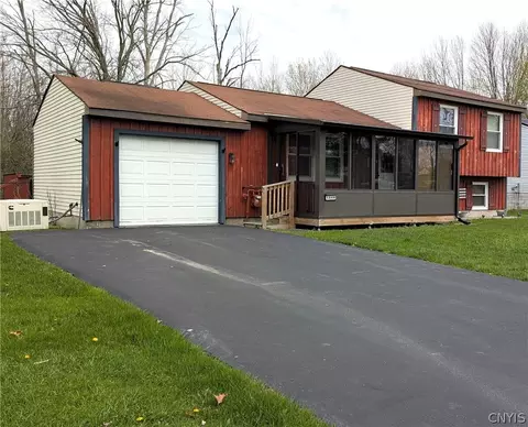 5068 Hackberry Ln, Clay, NY 13041