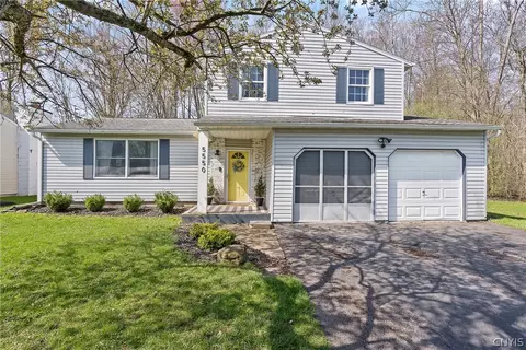 5550 Taormina Dr, Clay, NY 13041