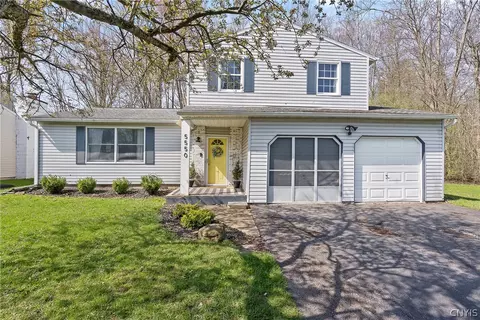 5550 Taormina Dr, Clay, NY 13041