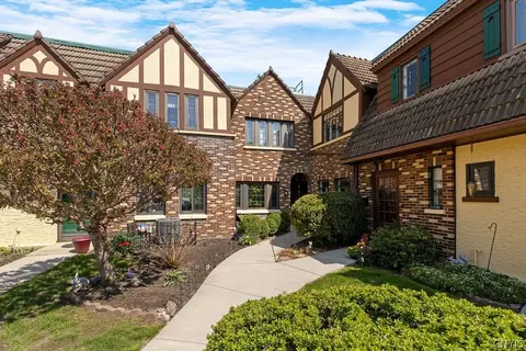 3401 James St #7, Syracuse, NY 13206