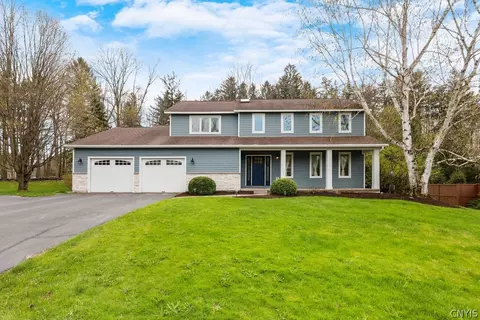 8037 Merrimac Dr, Manlius, NY 13104