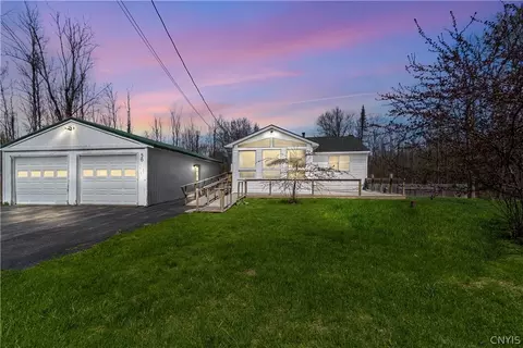 56 Hurlbut Rd, Mexico, NY 13114