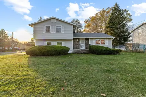 12 Kiwi Path, Liverpool, NY 13090