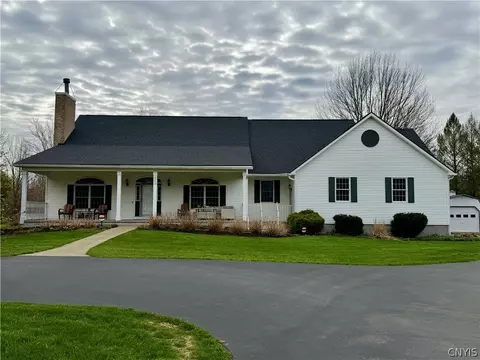 220 Ellen St, Oswego, NY 13126