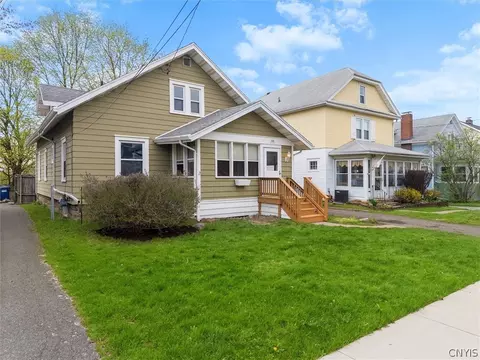 226 Plymouth Dr, Syracuse, NY 13206
