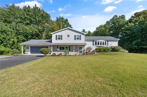 554 Baldwin Rd, Volney, NY 13069