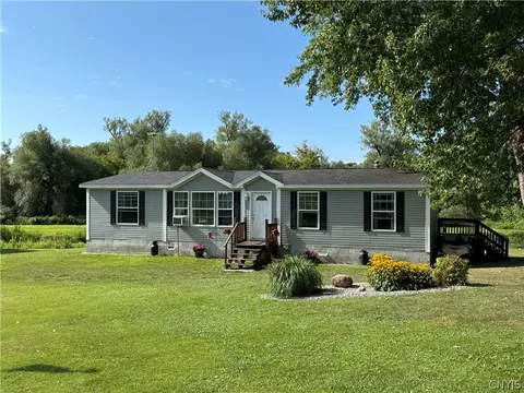 25 Koster Rd, Sandy Creek, NY 13145