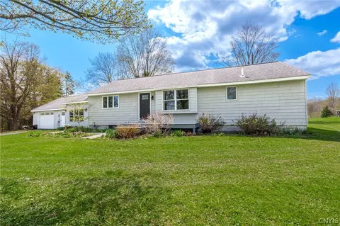 4111 Watervale Rd, Manlius, NY 13104