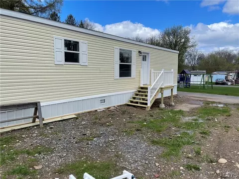 313 Roling Hills Mobile Home Park Ny 5, Elbridge, NY 13060