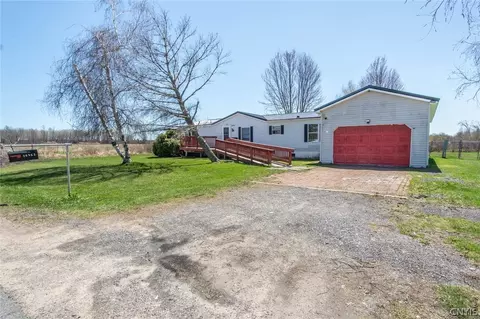 20552 Pine Ave, Orleans, NY 13656