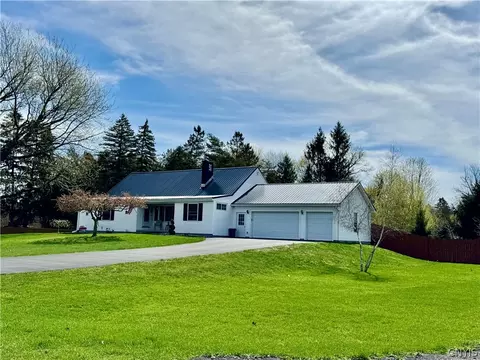 87 Clinton St, New York Mills, NY 13417