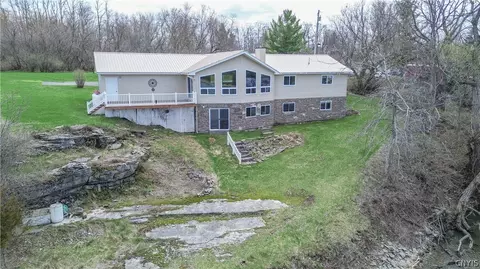 27747 Water St, Lyme, NY 13622