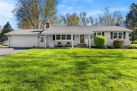 7140 N Division Street Rd, Throop, NY 13021