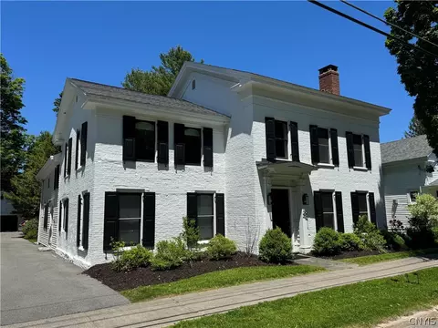 29 Payne St, Hamilton, NY 13346