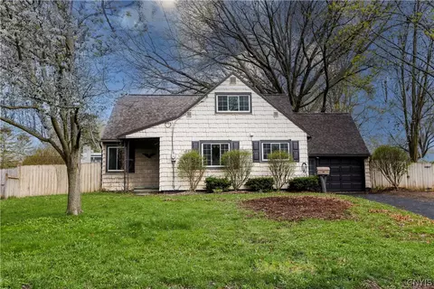 202 Augusta Dr, Syracuse, NY 13212