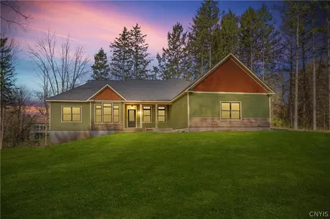 4326 Chickadee Cir, Onondaga, NY 13215