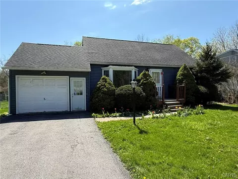 108 Miller Dr, East Syracuse, NY 13057