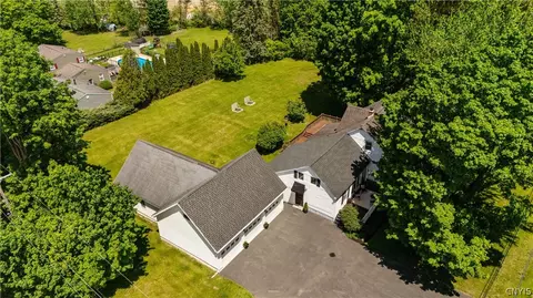 6007 Hamilton Rd, Syracuse, NY 13212
