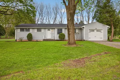 213 Dawley Rd, Fayetteville, NY 13066