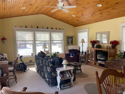 Living - 311 Summit Ave, Oneida, NY 13421 photo 6 of 7