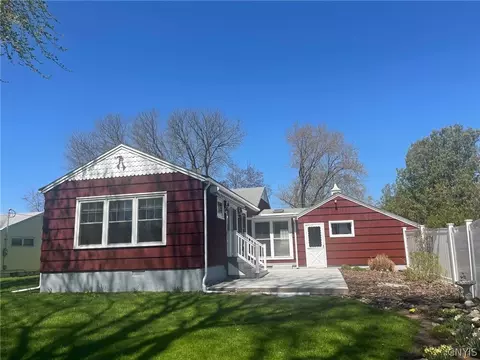 Exterior - 311 Summit Ave, Oneida, NY 13421 photo 4 of 9