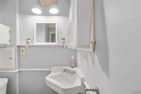Bath - 103 Pelham Rd, Syracuse, NY 13214 photo 1 of 2